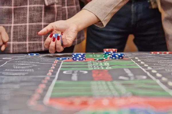 Hook, Line, and Sinker: The Psychology Behind Online Gambling’s Allure