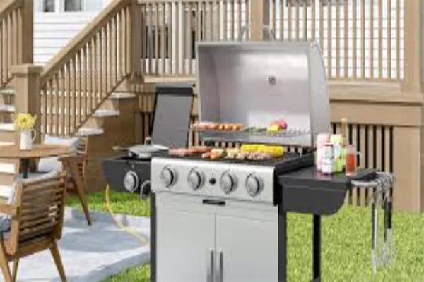 Gas vs. Charcoal Built-In Grills: Which One Suits Your Lifestyle?