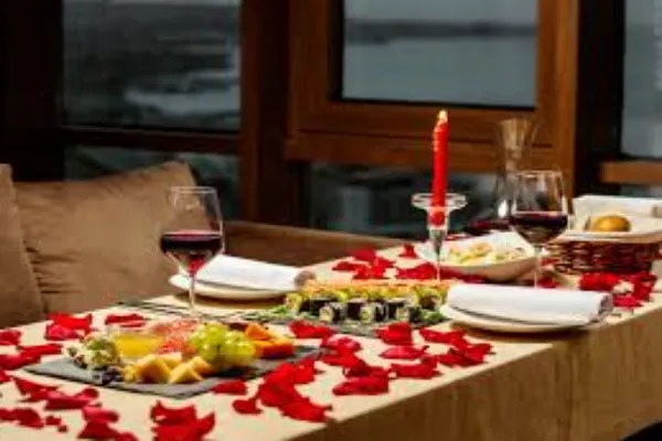 Urban Elegance: Romantic Dining with a Skyline Backdrop